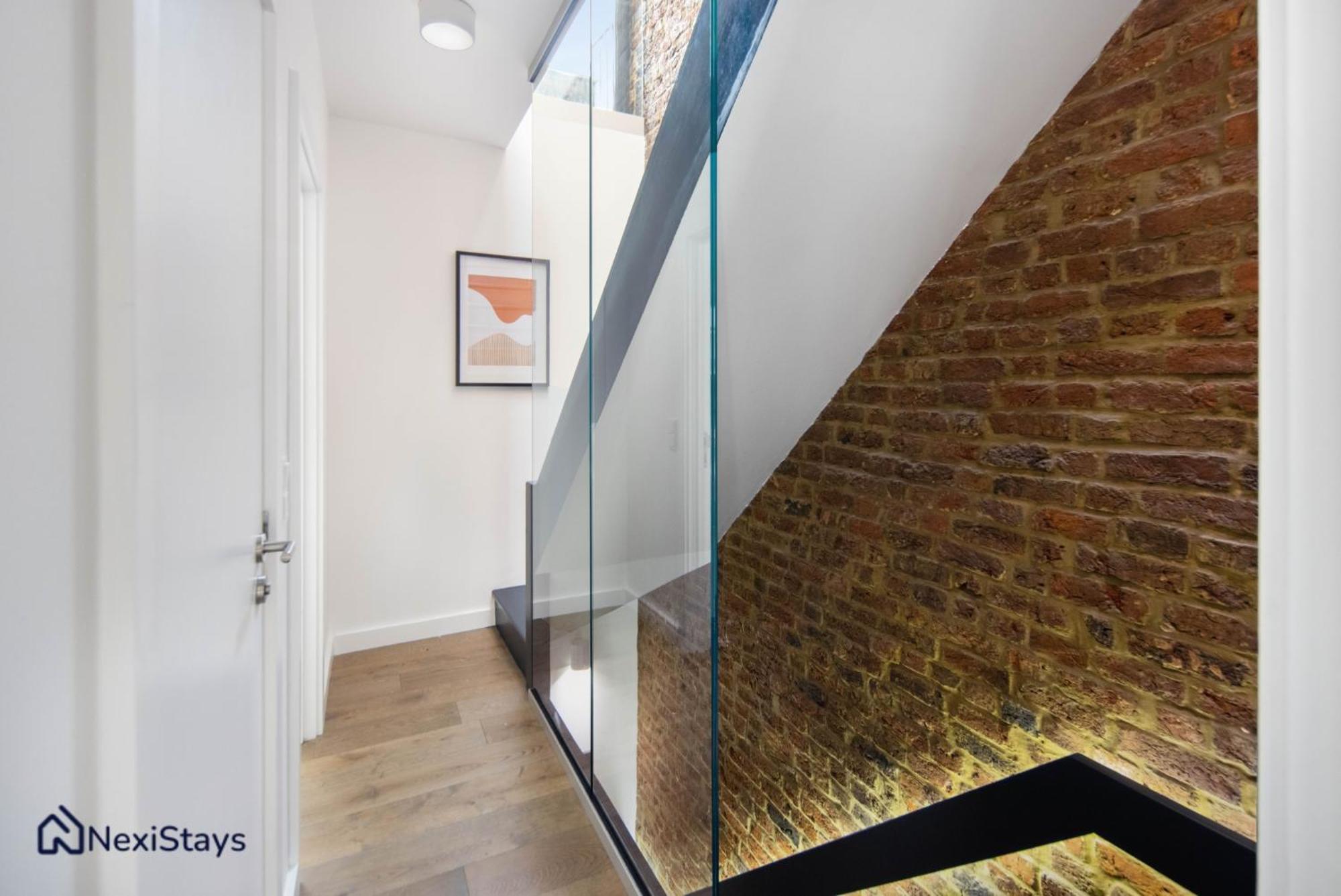 Apartamento 1 Min Walk To Euston Station, Modern Townhouse Londres Exterior foto